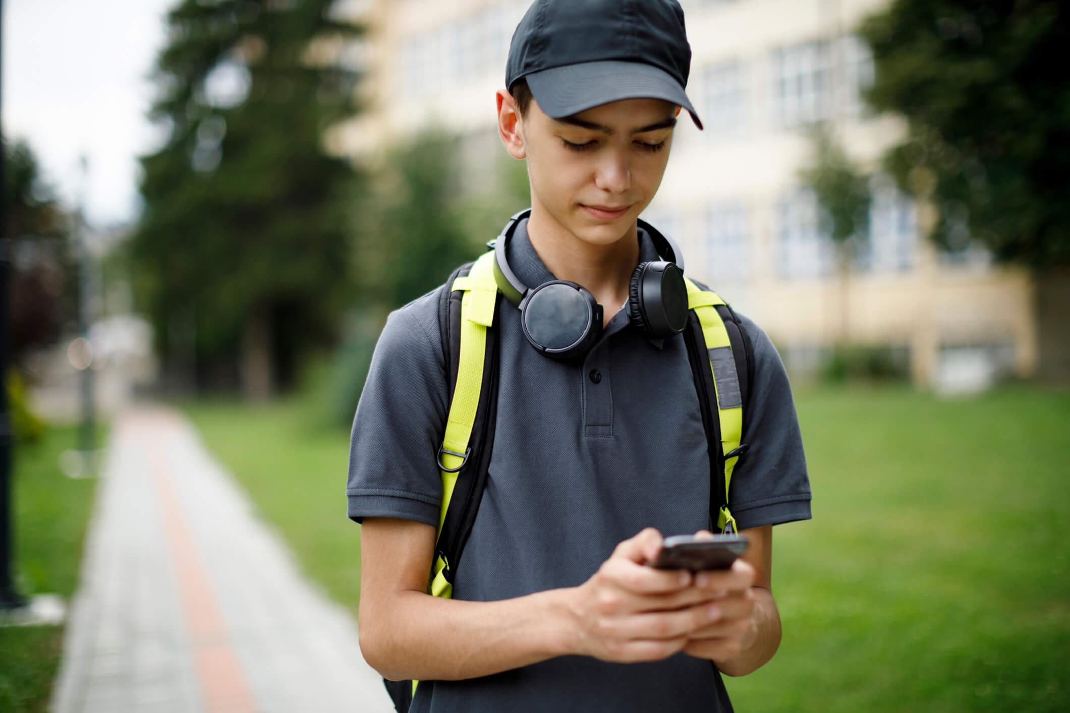 Promoting positive online behavior