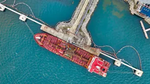 Understanding ISGOTT: Key Guidelines for Safe Ship-to-Shore Oil Transfers
